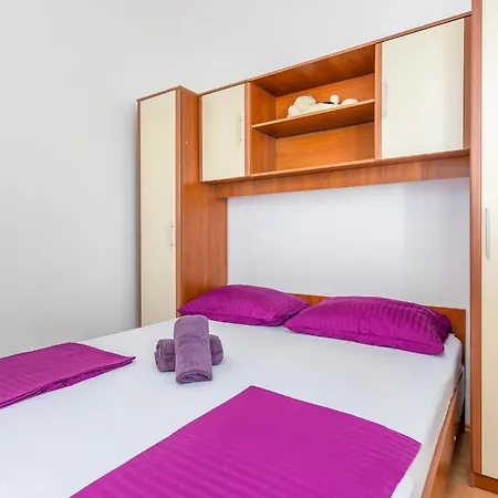 Beautiful In Krk With Kitchen Apartament