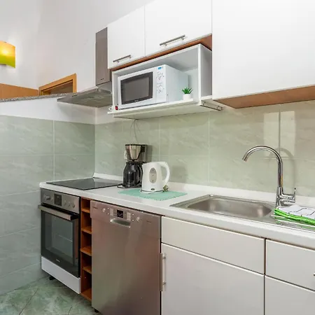 Apartment Beautiful In Krk With Kitchen
