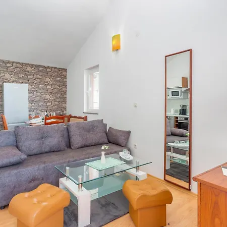 Apartament Beautiful In Krk With Kitchen *