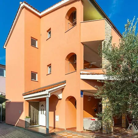 Beautiful In Krk With Kitchen Apartment