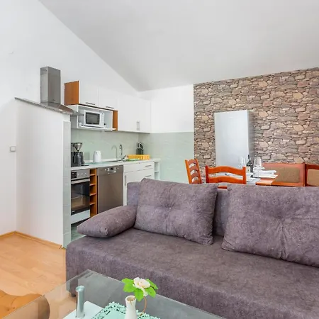 Apartament Beautiful In Krk With Kitchen *