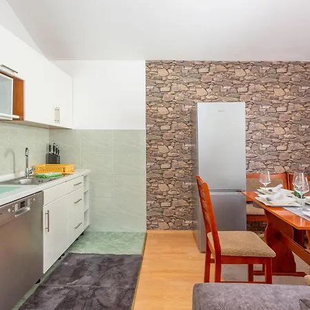 Apartment Beautiful In Krk With Kitchen *