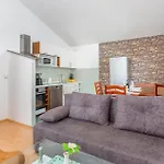Daire Beautiful In Krk With Kitchen *