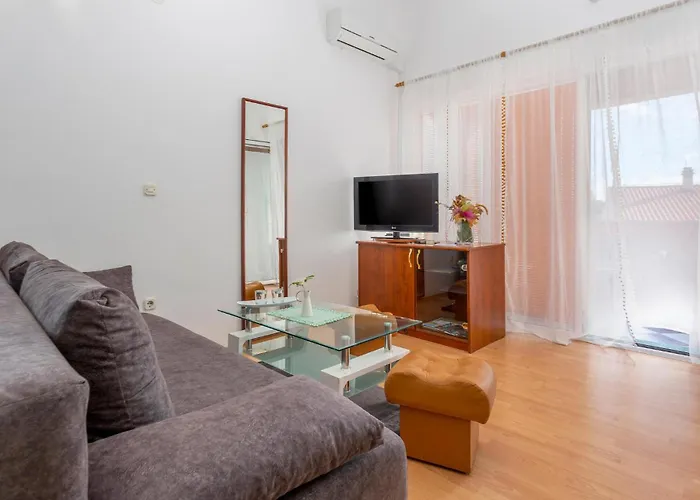 Beautiful In Krk With Kitchen Appartement