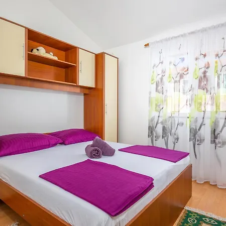2 Bedroom Front In Krk Apartamento Krk Town