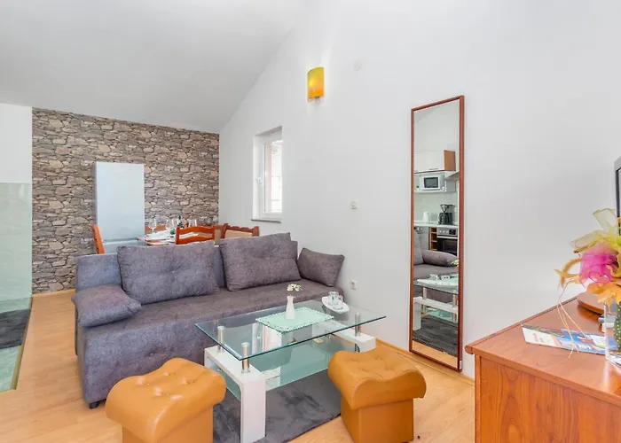 Apartman Beautiful In Krk With Kitchen *